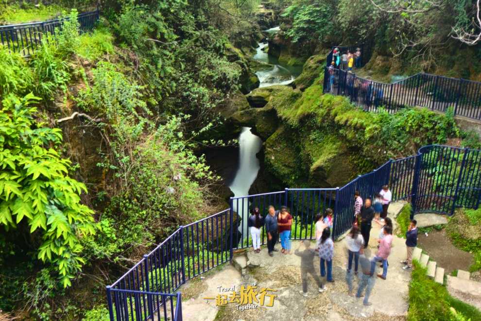 戴維斯斷層地下瀑布